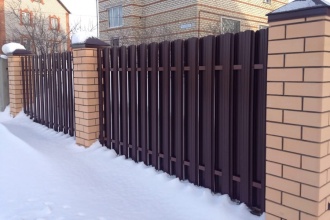 Забор из евроштакетника в шахматном порядке 30 метров фото в Кубинке