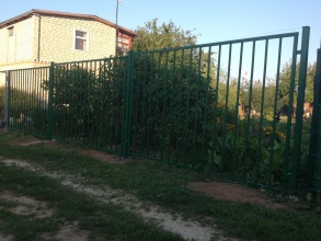 Сварные заборы с забивными столбами  80 метров фото в Кубинке