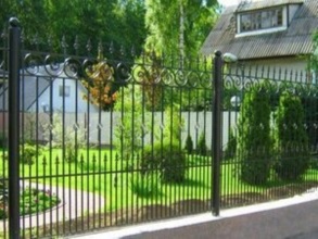 Кованые заборы на ленточном фундаменте 80 метров фото в Кубинке